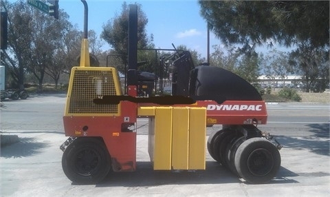 Compactadora Con Llantas Dynapac CP142 de segunda mano Ref.: 1438110779562473 No. 3