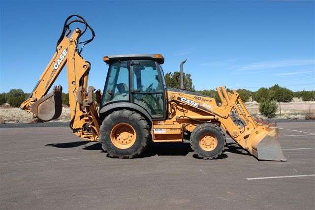 Backhoe Loaders Case 590SM