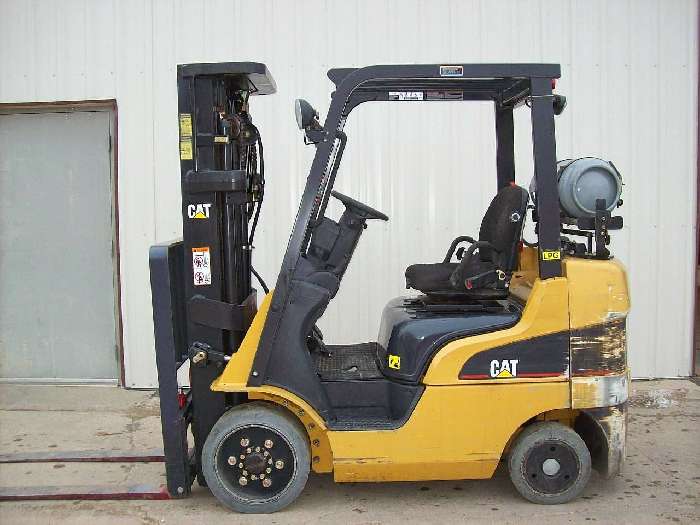 Montacargas Caterpillar C5000
