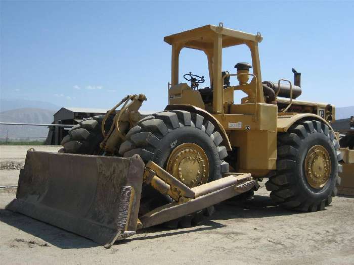 Tractores Sobre Ruedas Caterpillar 824B