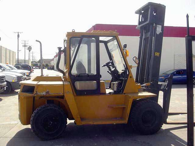 Montacargas Caterpillar DP70