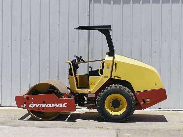 Compactadora Vibratoria Dynapac CA134