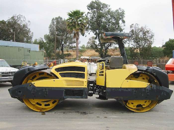 Compactadora Vibratoria Bomag BW205