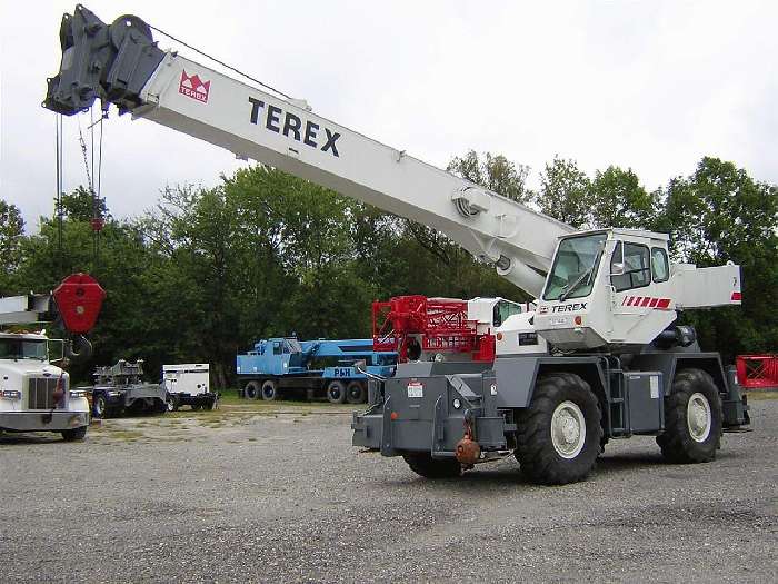 Gruas P & H CN122