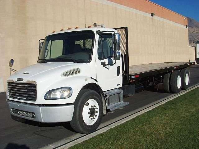 Tractocamion Freightliner BUSINESS CLASS M2106  de medio uso en v Ref.: 1292025982243841 No. 2