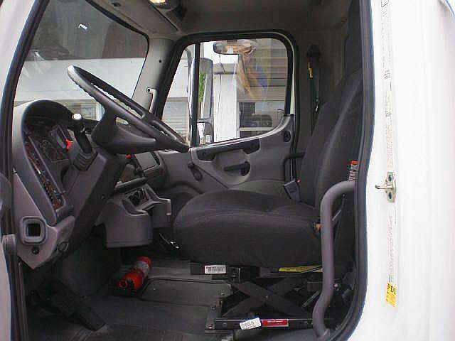 Tractocamion Freightliner BUSINESS CLASS M2106  seminueva en perf Ref.: 1292027925890390 No. 4