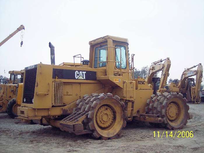 Compactadoras Suelos Y Rellenos Caterpillar 825C