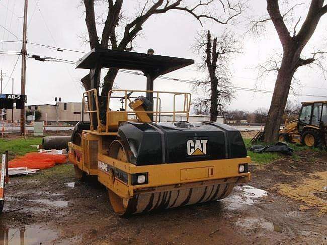 Compactadora Vibratoria Caterpillar CB-634C