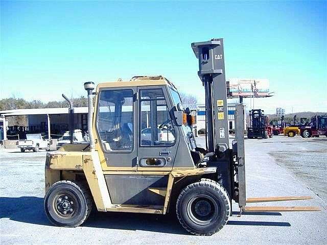 Montacargas Caterpillar DP70