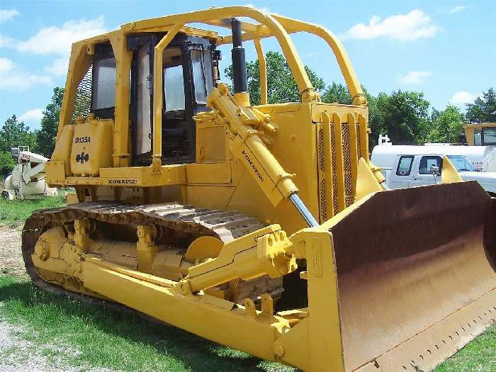 Tractores Sobre Orugas Komatsu D135