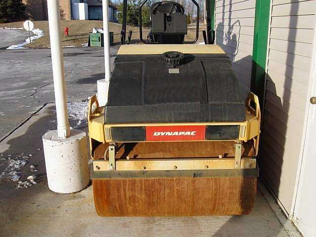 Compactadora Vibratoria Dynapac CC122