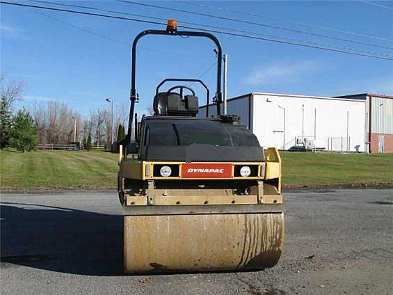 Compactadora Vibratoria Dynapac CC142