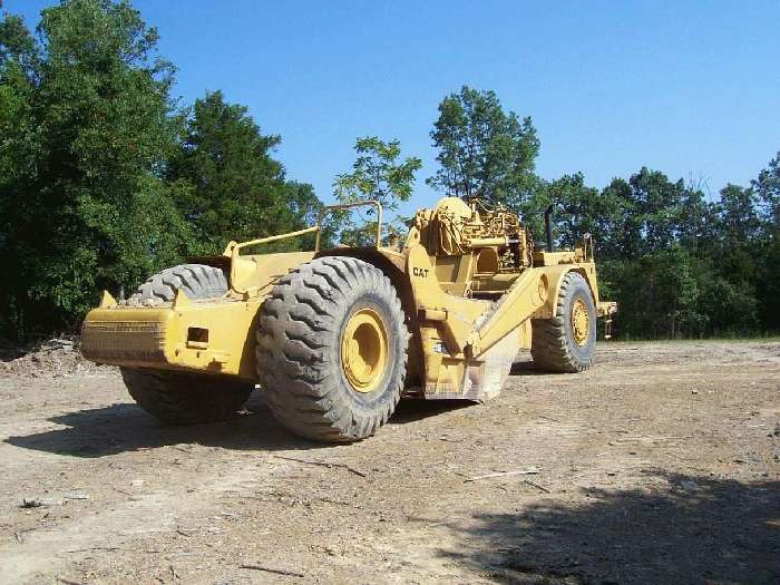 Screpers Caterpillar 621E