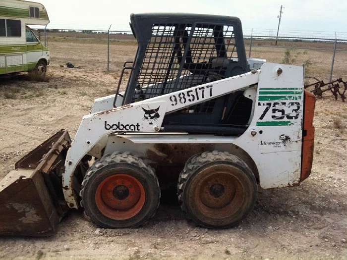 Minicargadores Bobcat 753