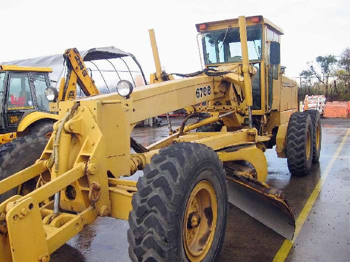 Motoconformadoras Deere 670B