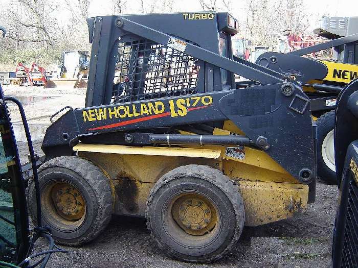 Minicargadores New Holland LS170  importada a bajo costo Ref.: 1321288357574137 No. 3