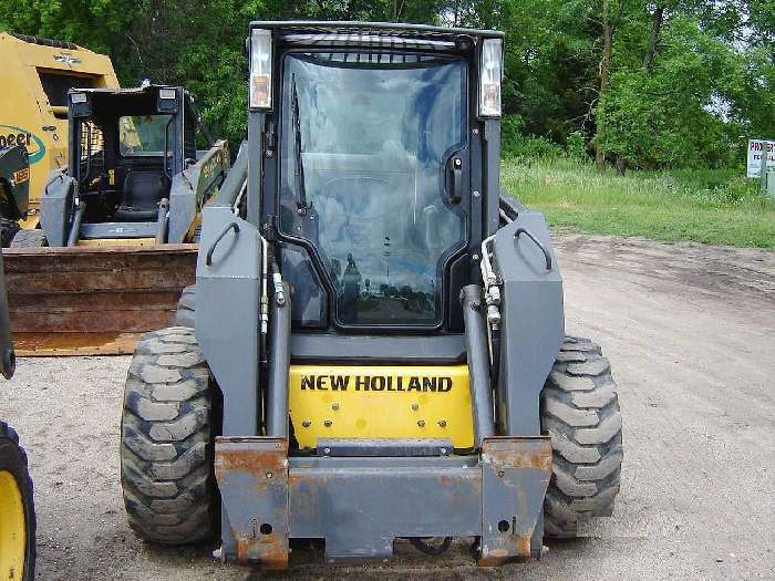 Minicargadores New Holland L185