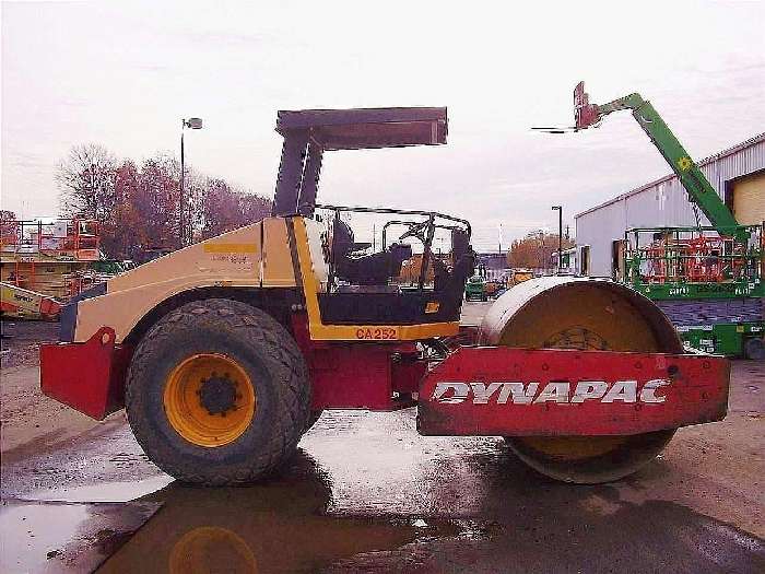 Compactadora Vibratoria Dynapac CA252D