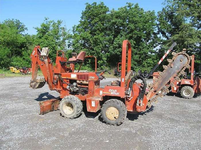 Zanjadora Ditch Witch 3700