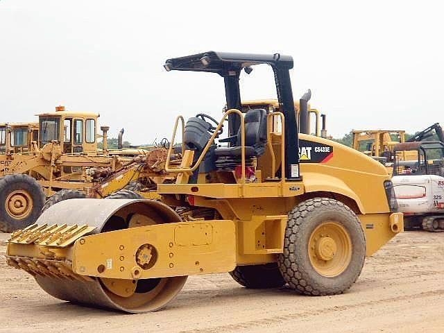 Compactadora Vibratoria Caterpillar CS-433E