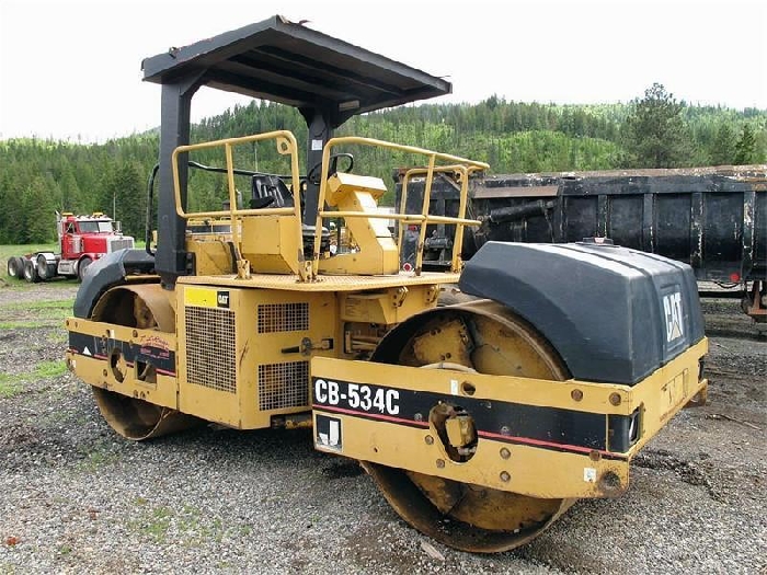 Compactadora Vibratoria Caterpillar CB-534C