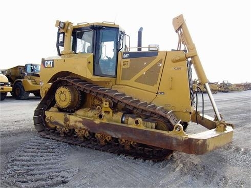 Dozers/tracks Caterpillar D8T