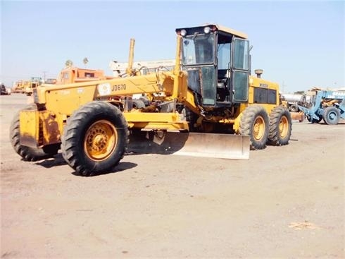 Motoconformadoras Deere 670