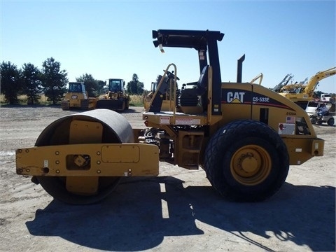 Compactadora Vibratoria Caterpillar CS-533E