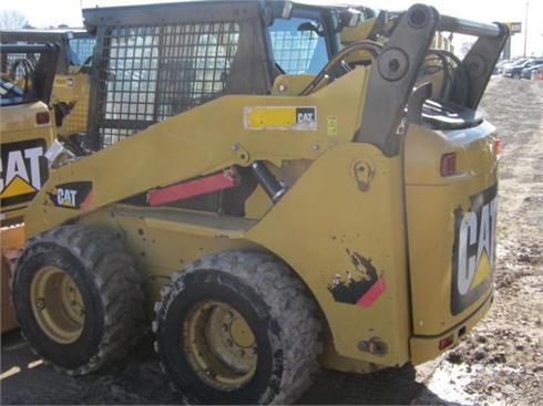 Minicargadores Caterpillar 242B  de medio uso en venta Ref.: 1364256693059534 No. 3