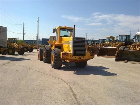 Cargadoras Sobre Ruedas Volvo L120B  seminueva en venta Ref.: 1364328462983941 No. 4