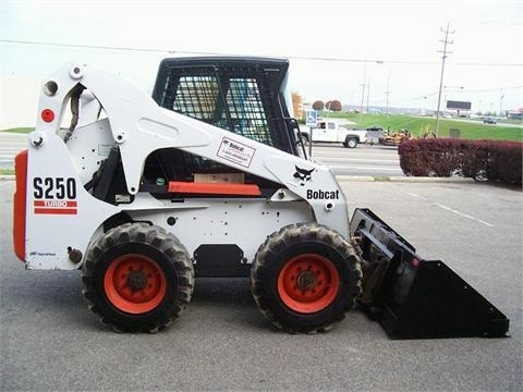 Minicargadores Bobcat S250  usada a buen precio Ref.: 1365083525161158 No. 3