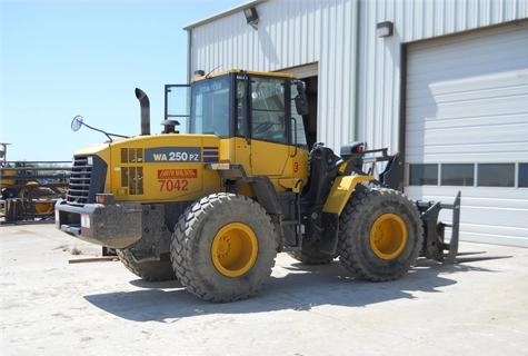 Cargadoras Sobre Ruedas Komatsu WA250