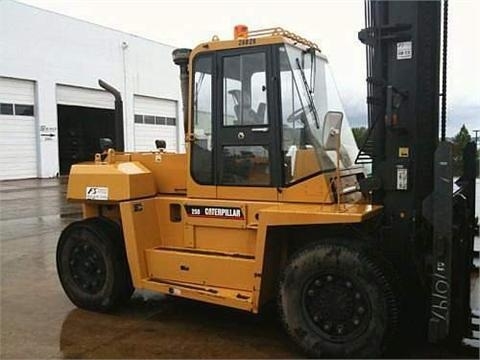 Montacargas Caterpillar DP115