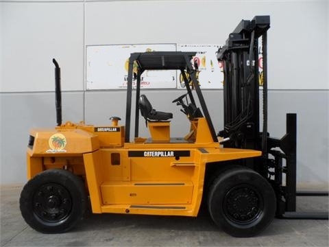 Freightelevator Caterpillar DP115