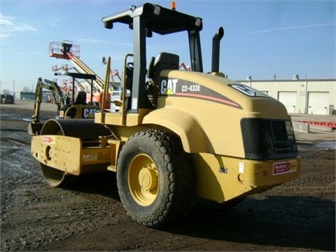 Compactadora Vibratoria Caterpillar CS-433E