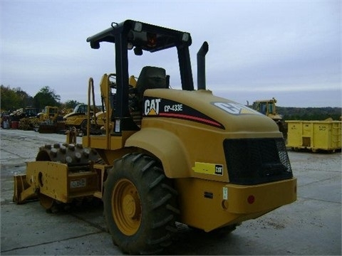 Compactadora Vibratoria Caterpillar CP-433E