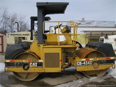 Compactadora Vibratoria Caterpillar CB-434  en optimas condicione Ref.: 1372259863607862 No. 2