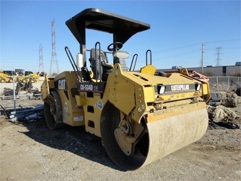 Compactadora Vibratoria Caterpillar CB-534D