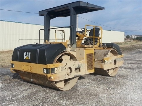 Compactadora Vibratoria Caterpillar CB-634C