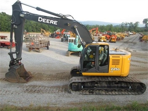 Excavadoras Hidraulicas Deere 225D  de medio uso en venta Ref.: 1375142423821883 No. 2