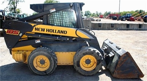 Minicargadores New Holland L185  usada Ref.: 1375555999845516 No. 3