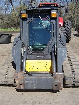 Minicargadores New Holland L185  de segunda mano Ref.: 1375556891264277 No. 2