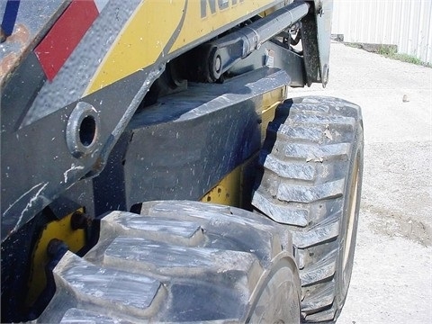 Minicargadores New Holland L185  en buenas condiciones Ref.: 1375620147691316 No. 4