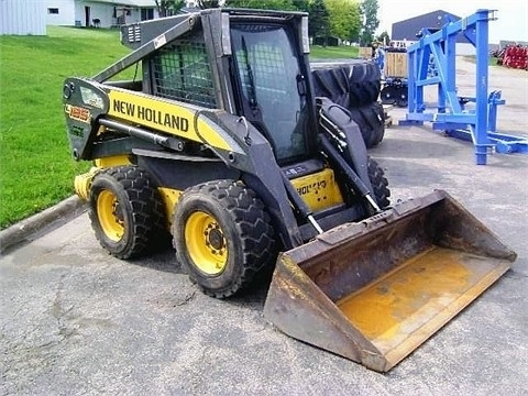 Minicargadores New Holland L185  usada de importacion Ref.: 1375625667142117 No. 2
