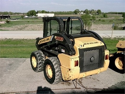 Minicargadores New Holland L220  de segunda mano Ref.: 1375886207723572 No. 3