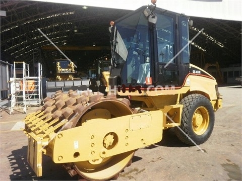 Compactadora Vibratoria Caterpillar CS-433E