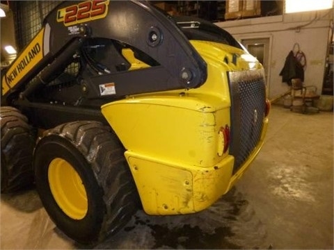 Minicargadores New Holland L225  usada en buen estado Ref.: 1375974683288790 No. 2