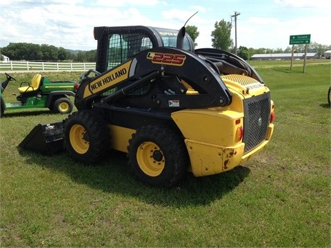 Minicargadores New Holland L225