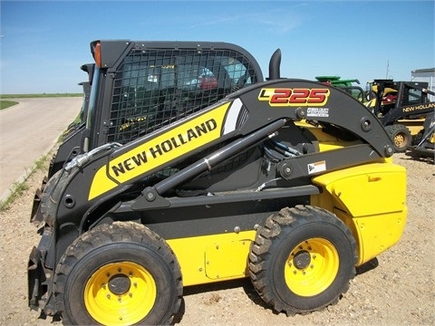 Minicargadores New Holland L225  importada en buenas condiciones Ref.: 1375982907504341 No. 2