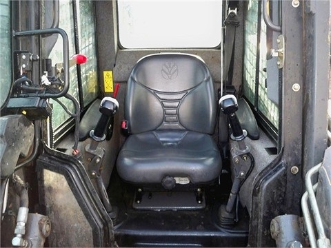 Minicargadores New Holland L170  de medio uso en venta Ref.: 1376485696888915 No. 2